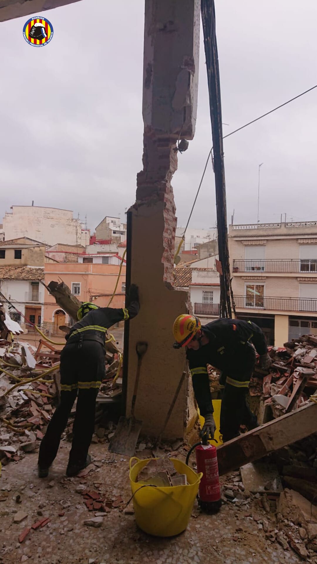 Galería gráfica de Los bomberos apuntalan edifcios históricos de Buñol y Chiva