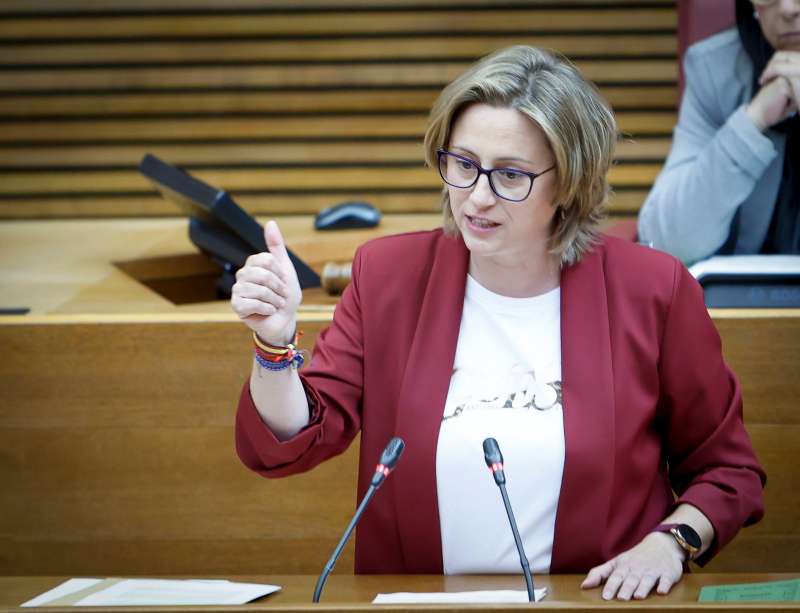 Laura ChuliÃ . EPDA