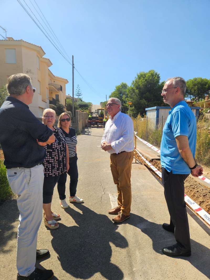 Obras de renovacin de la red de agua potable en la urbanizacin El Balc.  EPDA 