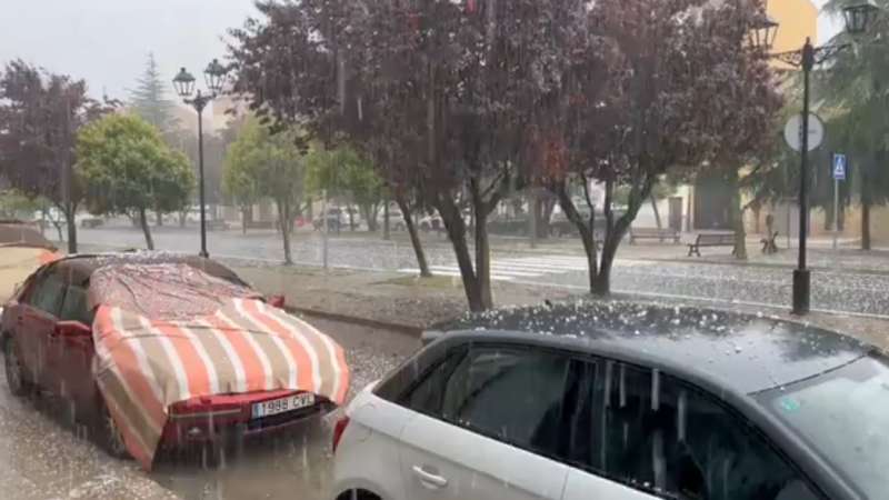 Lluvias con granizo en Vilafranca | @pautrobadorets va X