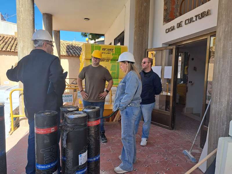La alcaldesa visito las obras del edificio municipal. EPDA