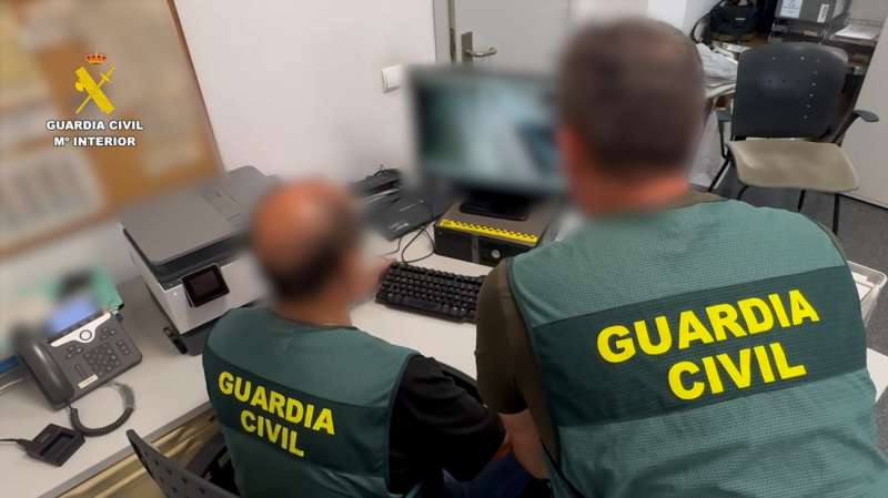 Imagen de archivo de investigadores de la Guardia Civil.
