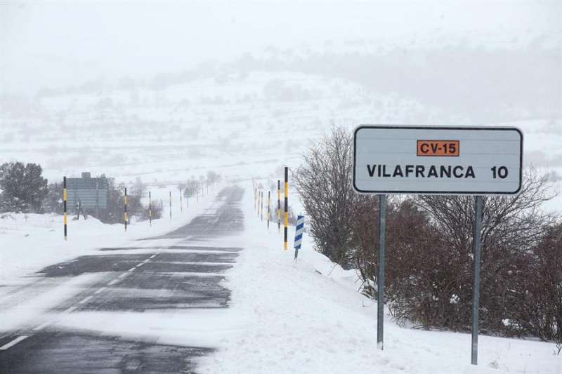 Imagen de archivo de un paisaje nevado en la localidad de Vilafranca, Castellón, durante un temporal de nieve. EFE/Domenech Castelló