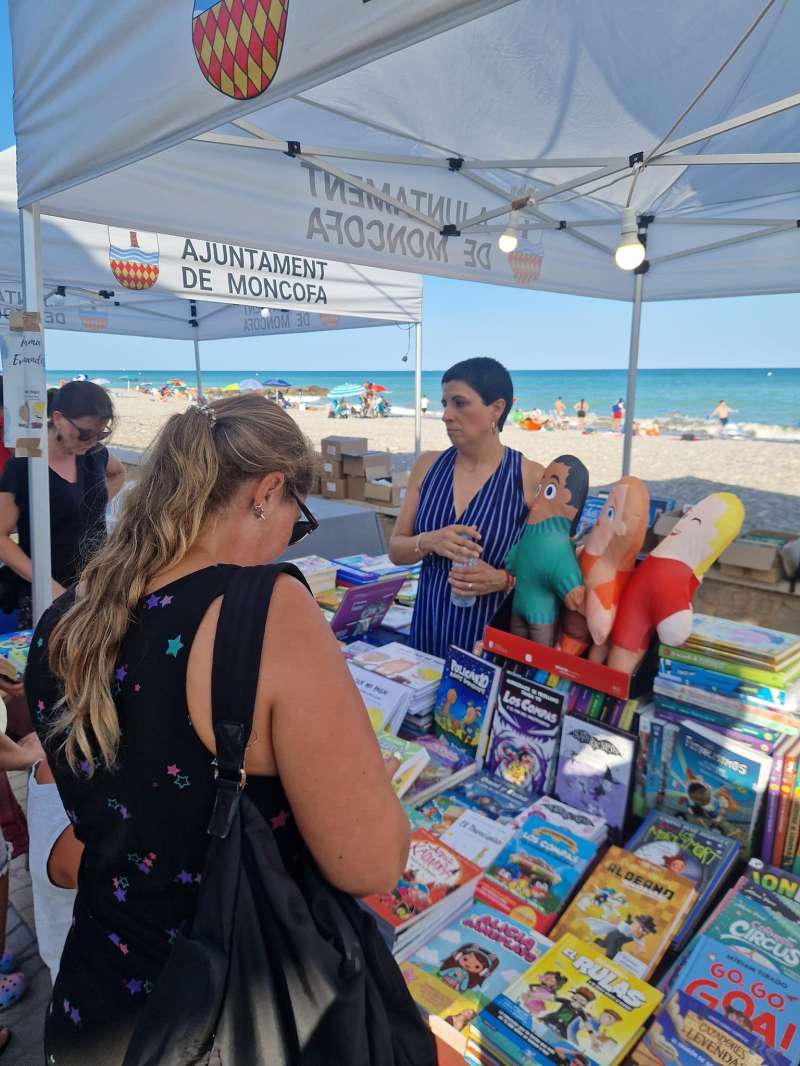 Edici anterior de la Fira del Llibre de Moncofa. EPDA
