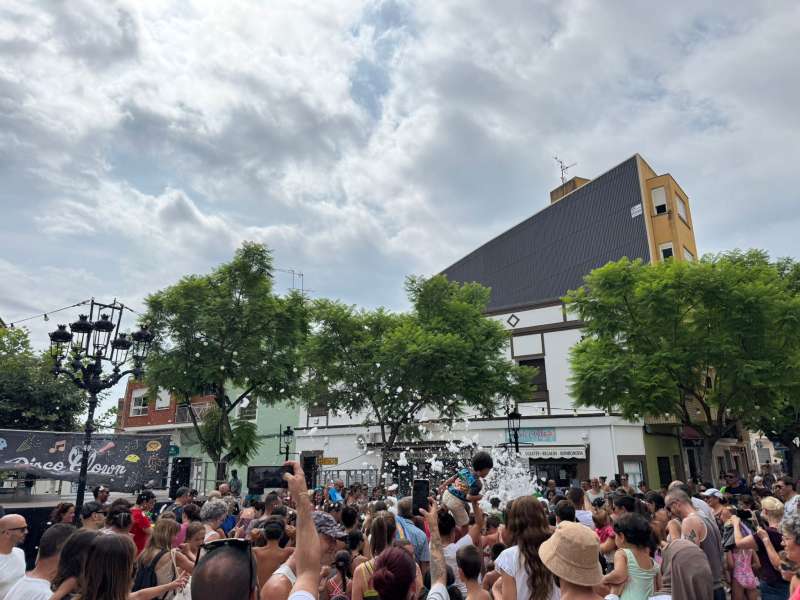Fiesta de la espuma en Oropesa del Mar. EPDA