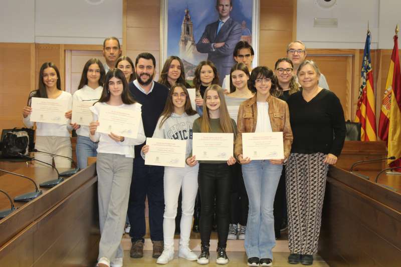 Alumnes reconeguts per lAjuntament de Nules pel seu Premi Extraordinari al Rendiment.  EPDA