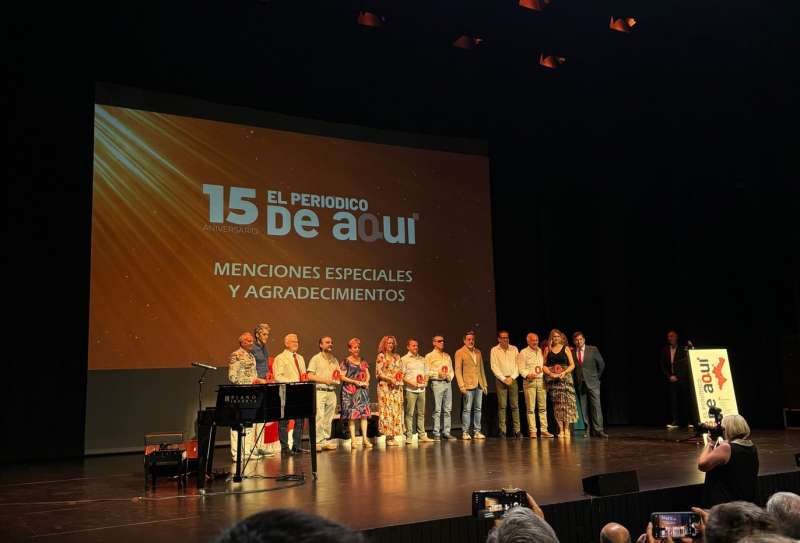 Menciones especiales y agradecimientos en la Gala del 15 Aniversario de El PeriÃ³dico de AquÃ­. /EPDA