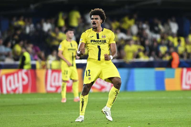 El defensa del Villarreal Renato Veiga celebra su gol durante el partido de primera ronda de Liga de Campeones. EFEAndreu Esteban