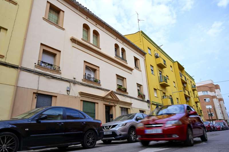 Vista general del domicilio de la calle Peagolosa donde ha sido hallado el cuerpo de una mujer de 45 aos, vctima de violencia machista. EFEAndreu Esteban
