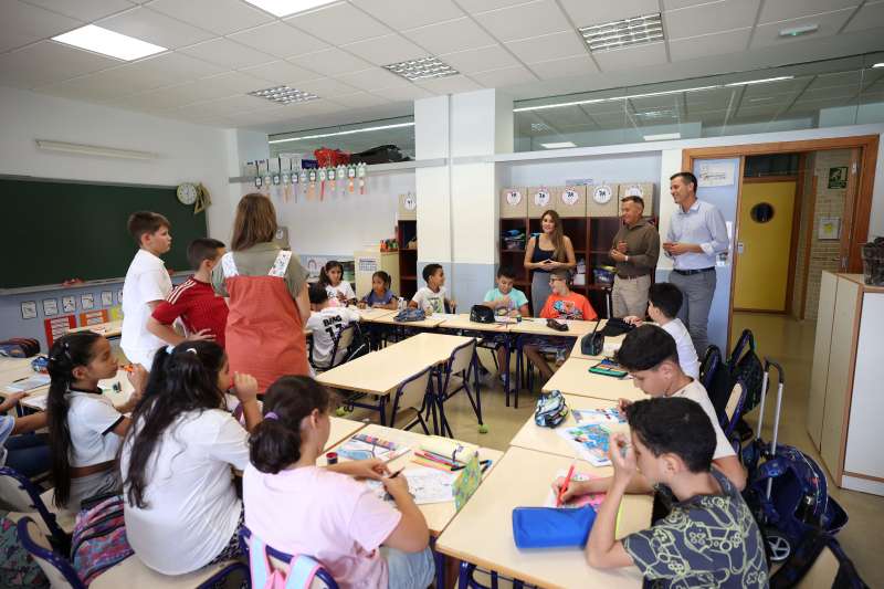 L?alcalde de Burriana, Jorge Monferrer, i el regidor d?Educaci, Alejandro Clausell, han visitat el CEIP Jos Iturbi amb motiu de l?inici del curs escolar.EPDA