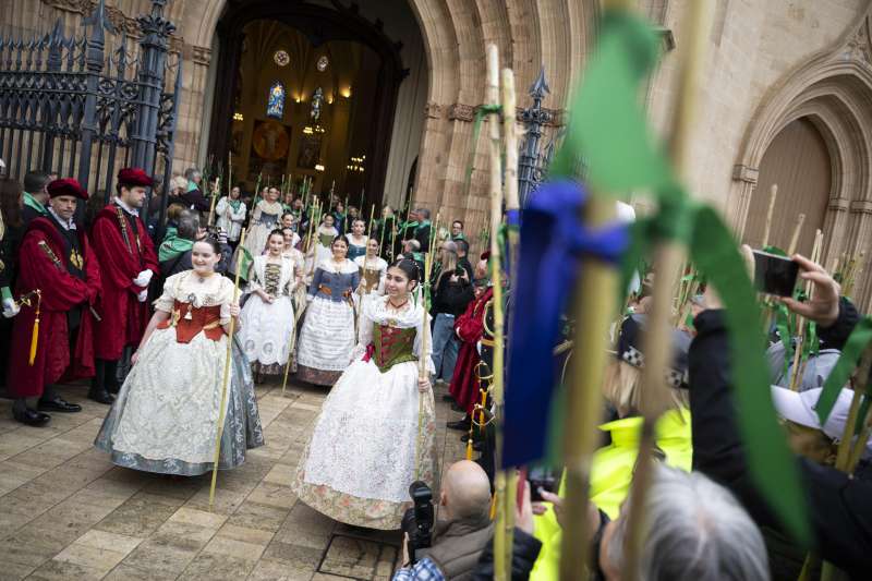 Vista de la tradicional Romeria de Les Canyes, el acto m�s multitudinario de las fiestas de la Magdalena que conmemoran la fundaci�n de Castell�n de la Plana este domingo. EFE Andreu ESteban
