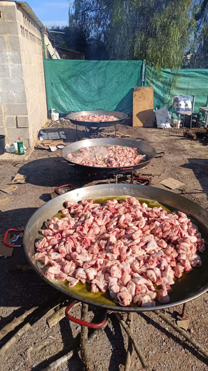 Paellas solidarias en Benetsser.EPDA