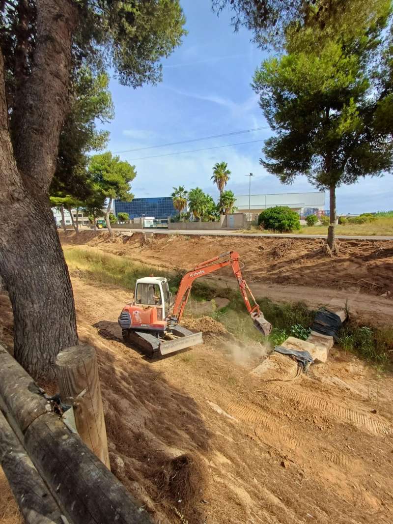 Els treballs al llit del barranc. EPDA