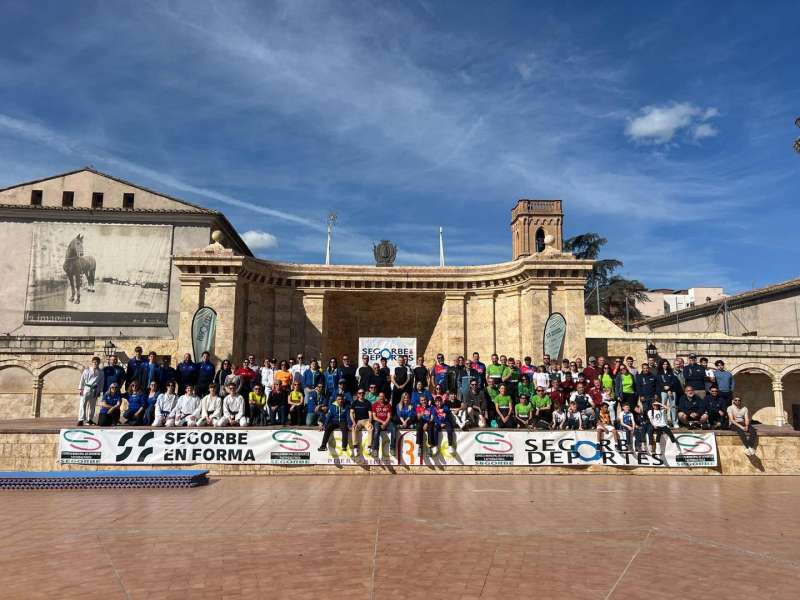 Foto de familia de la jornada del deporte en Segorbe. EPDA