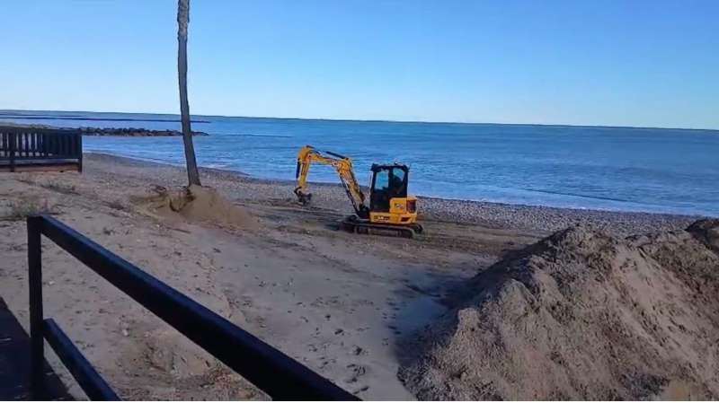 Nules adequa les seues platges en Pasqua. EPDA