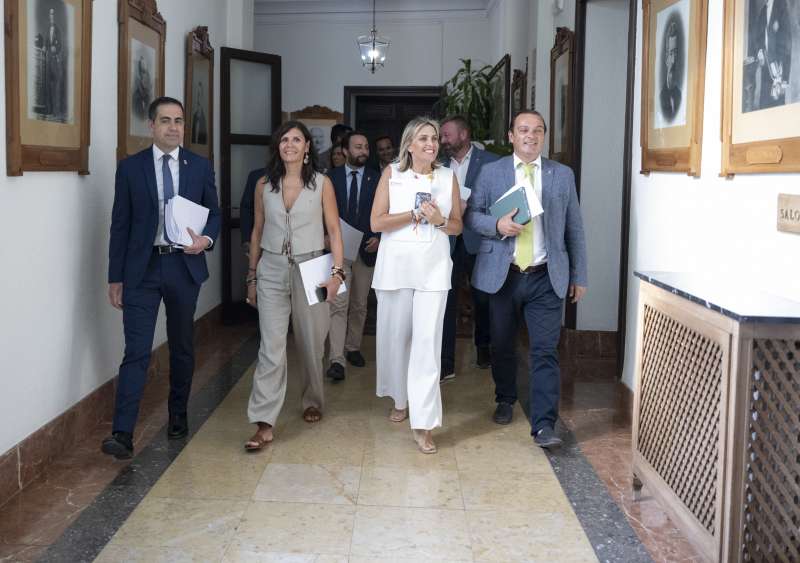 La presidenta de la Diputacin de Castelln, Marta Barrachina, junto a los vicepresidentes. EPDA