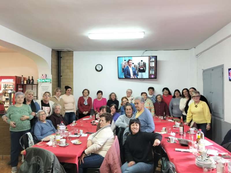 Comida de hermandad por el 8M en Pina de Montalgrao. EPDA