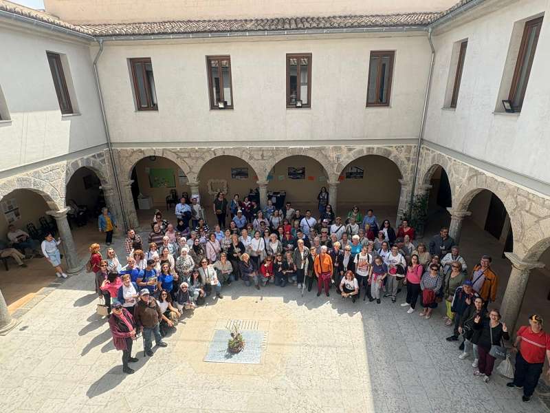 Alumnado de los Centros de Adultos FPA EC del Alto Palancia en Viver. EPDA 