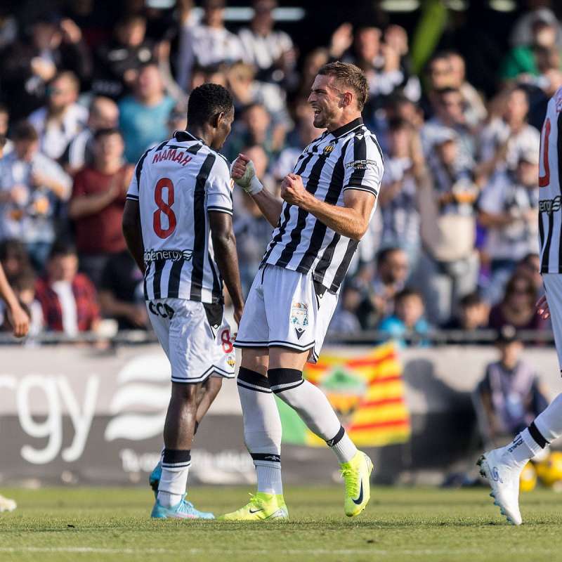 Pie de foto: Flakus celebrando el 2-0 ante el Mlaga. Foto: CD Castelln