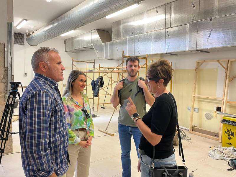 Visita a las obras de la nueva sala de estudios.  EPDA