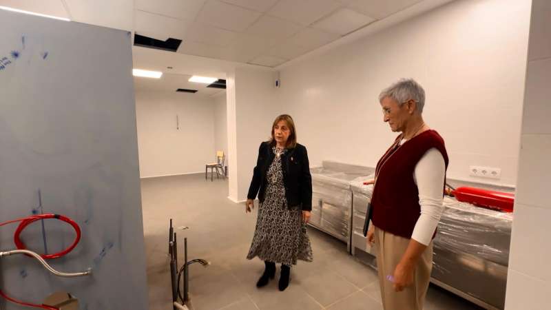 Visita de la alcaldesa de Benicàssim, Susana Marqués, a las instalaciones. /EPDA