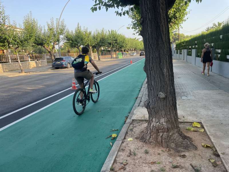 Carril bici al carrer del Pinar de Vila-real. EPDA