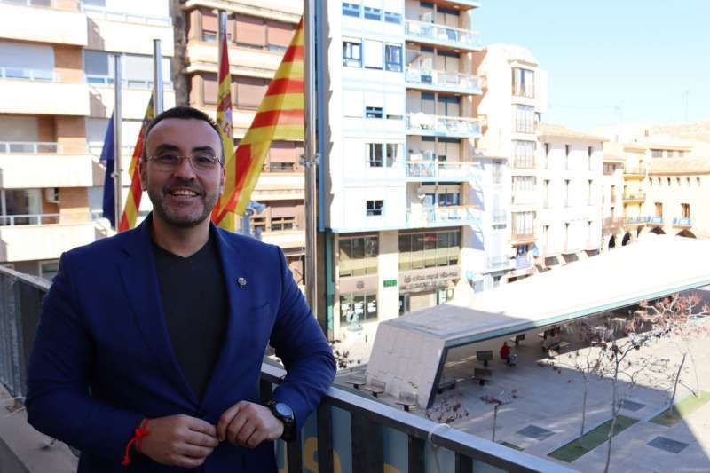 José Benlloch en el balcón del Ayuntamiento. /EPDA
