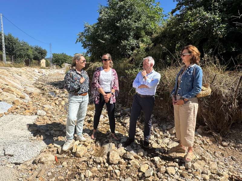 Visita a los caminos afectados por la riada  Foto: GVA