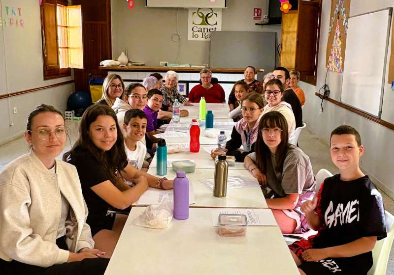 Una d eles tertlies entre els alumnes del CRA Araboga i els usuaris de la Unitat de Respir. EPDA