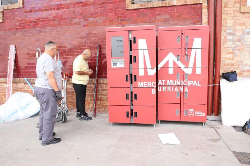 Instalacin de taquillas frigorficas en el Mercado Municipal de Burriana.  EPDA