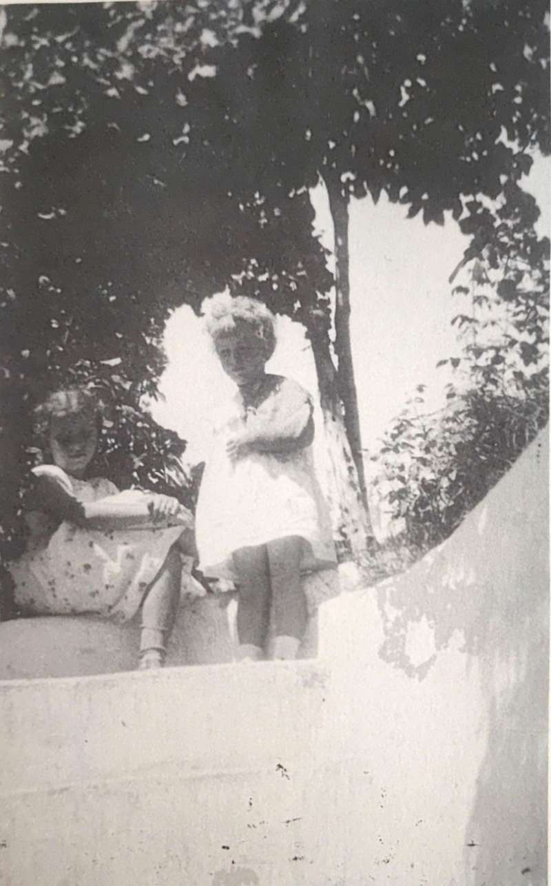 Mimn y Elena, hijas de Max Aub. Viver 1935. Fondo fotogrfico de la familia de Max Aub