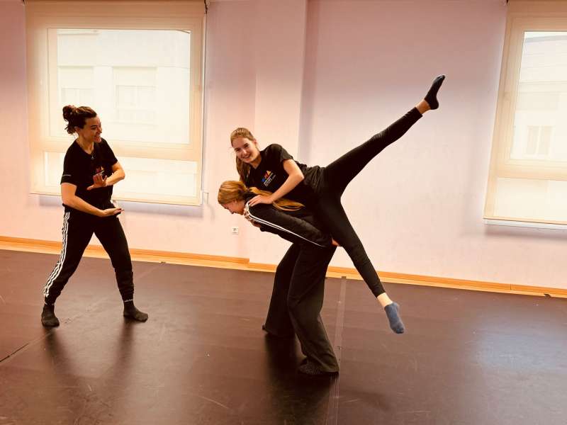 Danza contempornea.  EPDA 