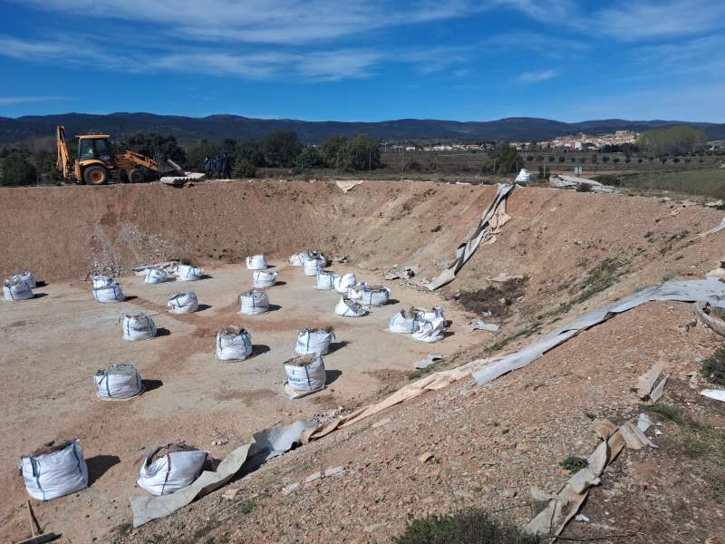 Trabajos adecuaci�n balsa de Villa de El Toro. EPDA