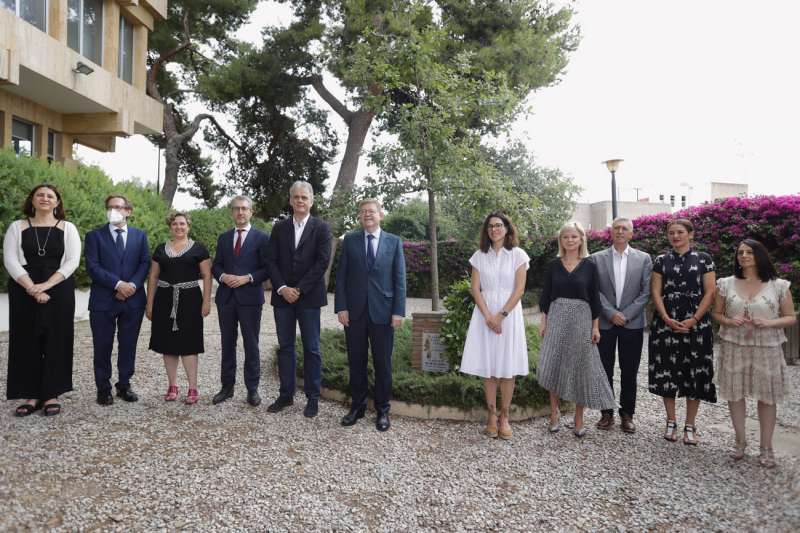 El Gobierno valenciano en pleno durante los actos del 40 aniversario del Estatut d
