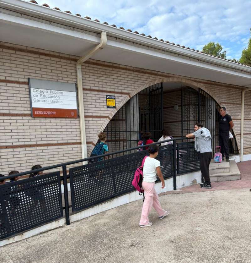Inicio del curso 20252026 en el colegio de la Villa de El Toro.  EPDA