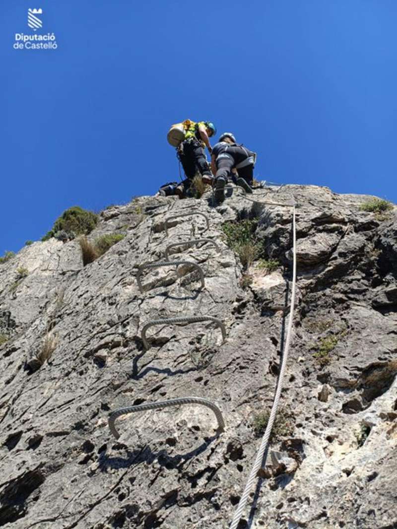 Imagen del rescate publicada por el Consorcio de Bomberos de Castell�n en redes sociales.  EFE
