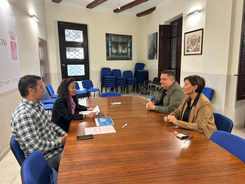 Reunin del Ayuntamiento con Mediaprop. EPDA