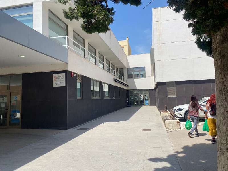 Imagen del centro de salud de PeÃ±Ã­scola. /EPDA