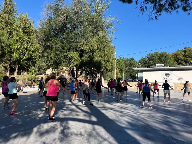 Actividad de zumba en la Vall dUix. EPDA