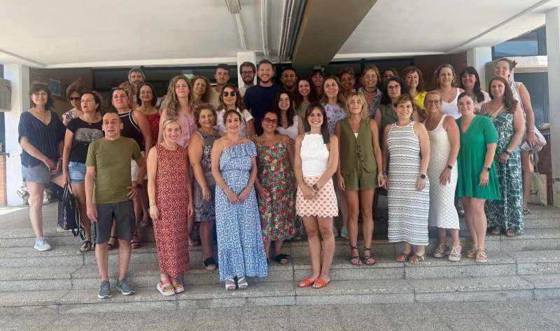 Profesores y direccin del centro en la despedida del curso. EPDA