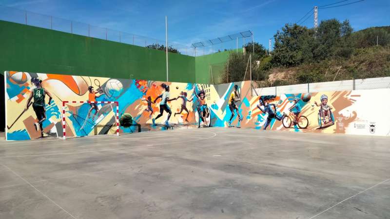 Mural en el polideportivo de Arauel. EPDA