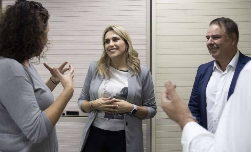 La presidenta, Marta Barrachina, y el diputado de Recursos Humanos, Ximo Llopis. /EPDA
