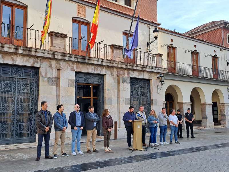 Minuto de silencio en Nules por las vctimas de la dana.EPDA