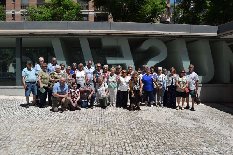 Visita de los vecinos de Montn a la exposicin en Castelln. EPDA