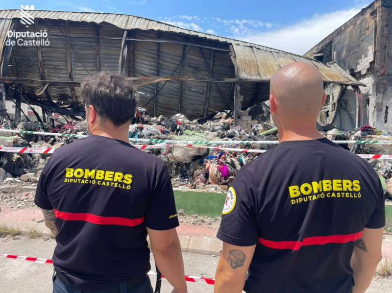 Incendio extinguido en una nave industrial de Almassora (Castelln), en una imagen facilitada por el Consorcio Provincial de Bomberos.
