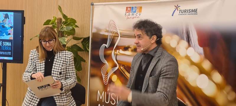 Francesc Colomer y la presidenta de la FSMCV han participado en la presentación de este proyecto musical /EPDA