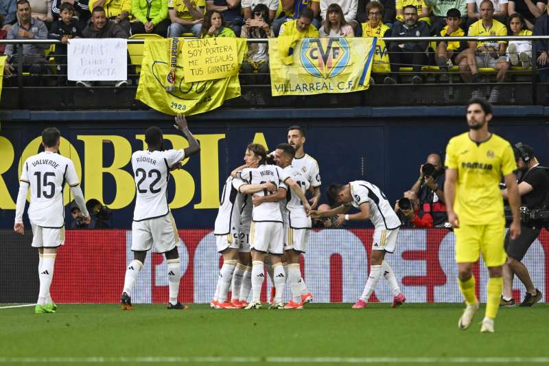 Los jugadores del Real Madrid celebran un gol durante el encuentro disputado este domingo frente al Villarreal. EFEAndreu Esteban.
