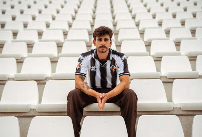 La camiseta del Castelln para la temporada 2025-26 CD CastellnEFE

