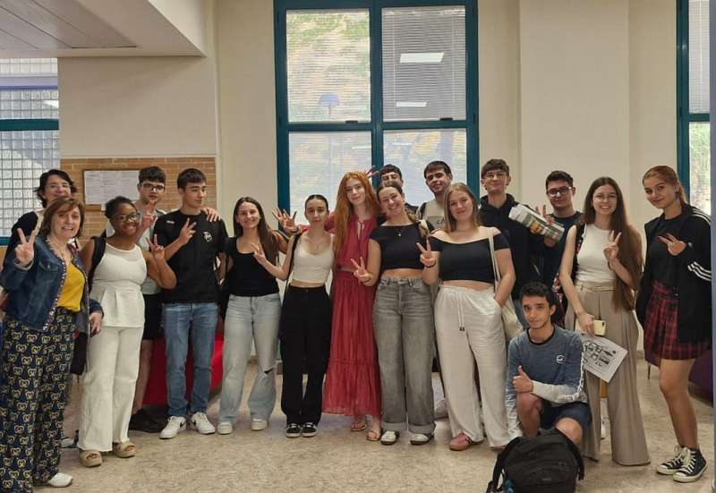 Alumnado y profesorado del IES JRICA VIVER en las PAU. EPDA