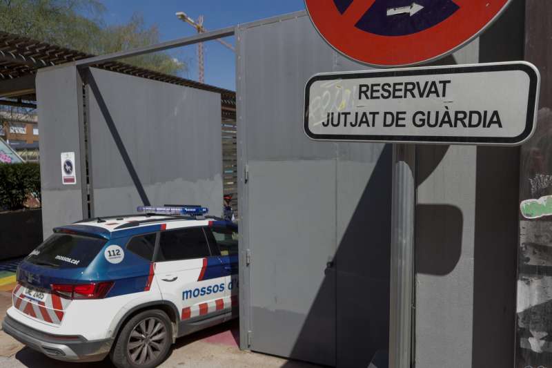 Imagen de archivo de un vehculo de los Mossos entrando a un juzgado. EFEQuique Garca
